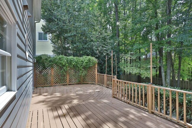 Building Photo - 321 Parkmeadow Dr