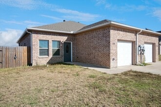 Building Photo - 518 Wood Dr