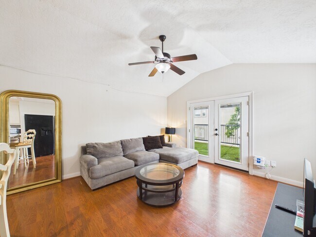 Building Photo - 5110 Academy St