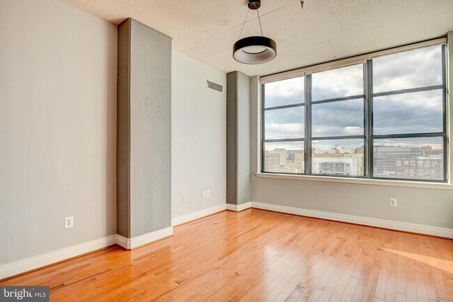 Building Photo - 2020 12th St NW