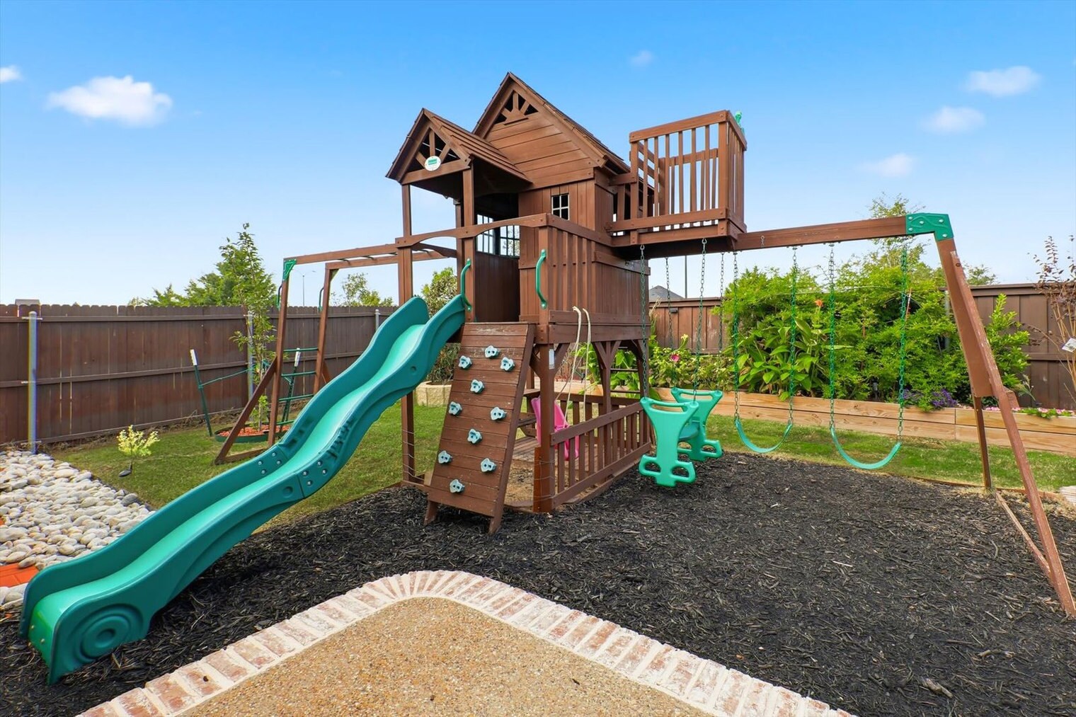 Building Photo - 1370 Pelican Dr