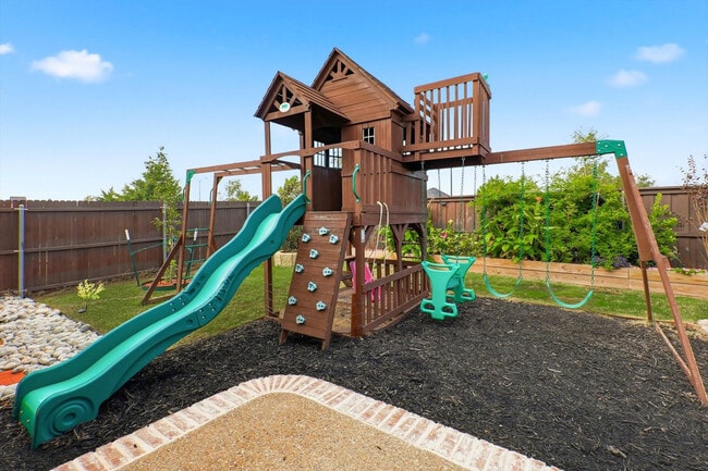 Building Photo - 1370 Pelican Dr