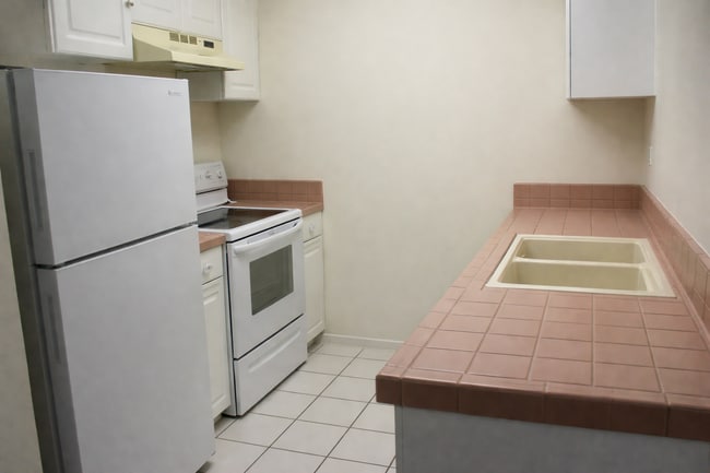 Building Photo - 2920 Briarwood Rd