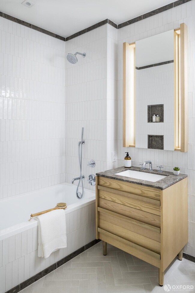 Building Photo - Jackson Avenue