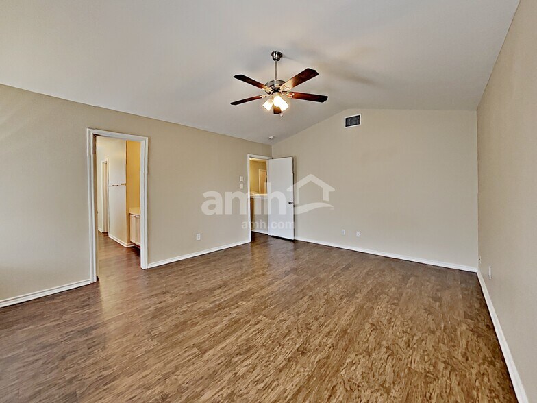 Building Photo - 12202 Gwendolen Dr