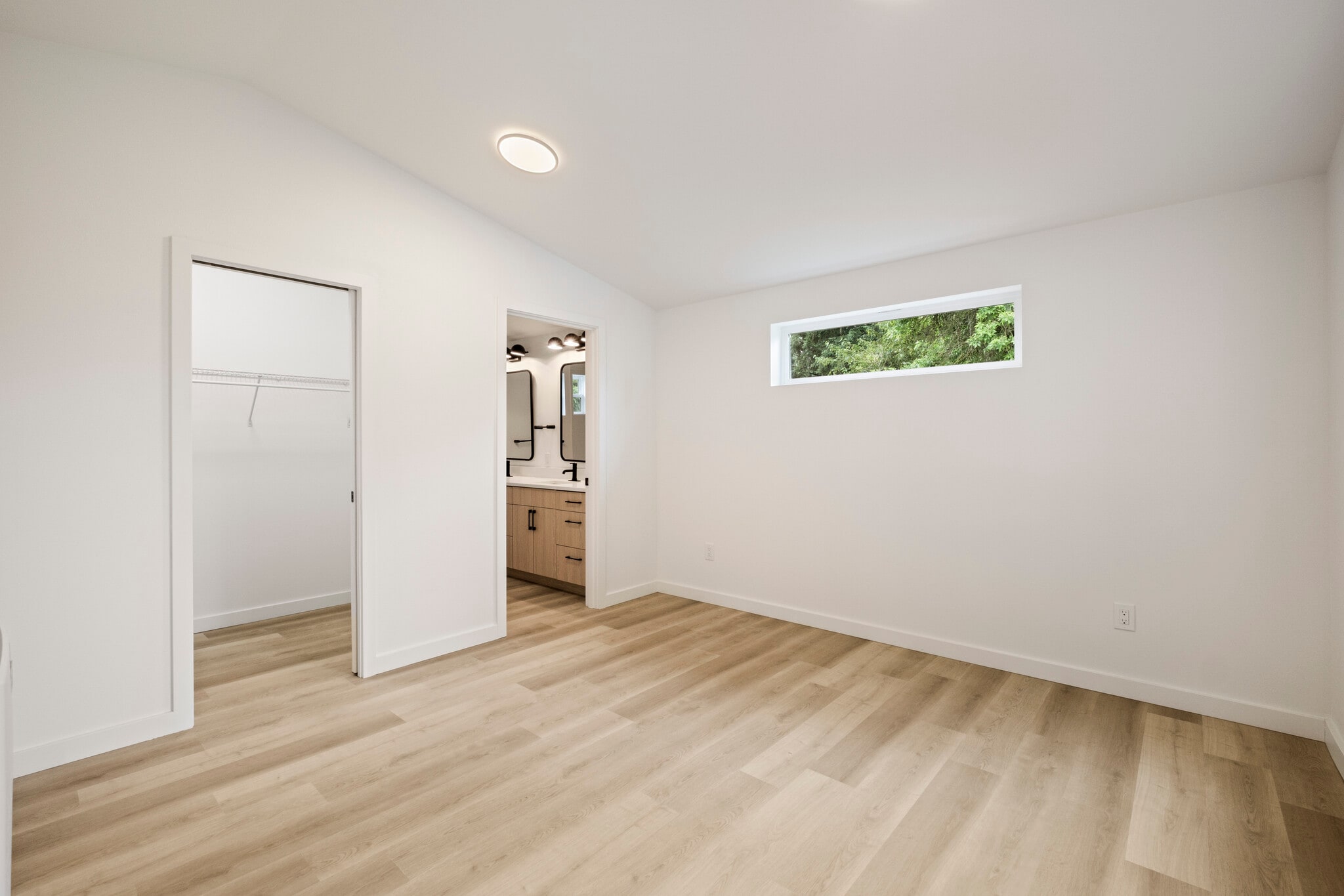 Building Photo - 11518 16th Ave NE