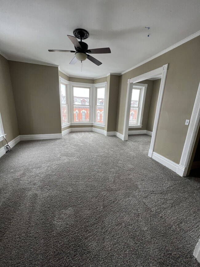 Building Photo - 1131 Main Street