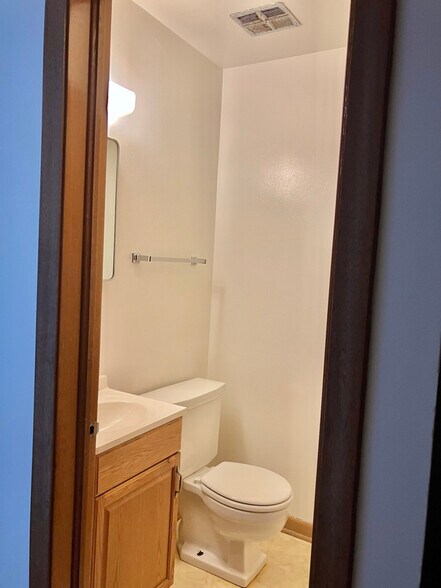 Building Photo - 1345 S Mannheim Rd