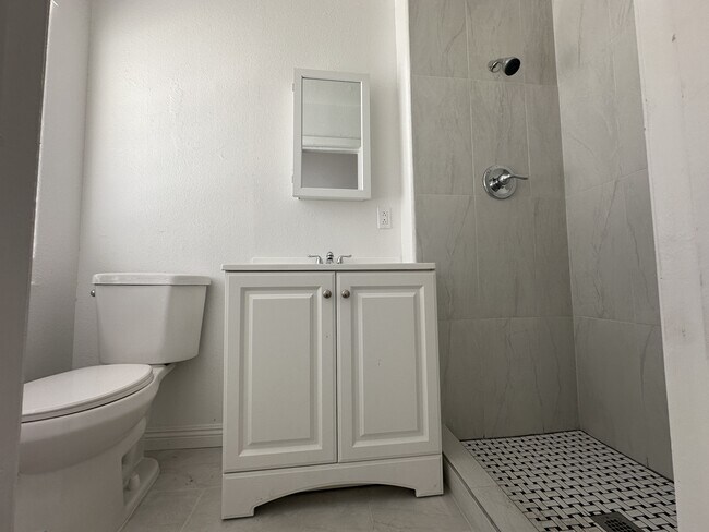 Building Photo - 6905 Singing Dunes Ln