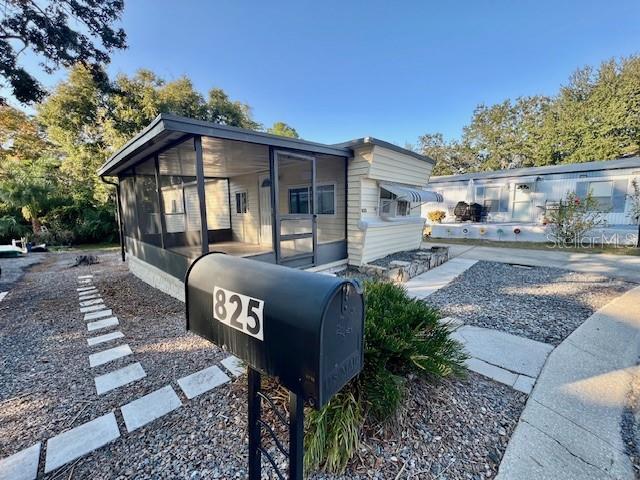 Building Photo - 825 Oakwood Dr