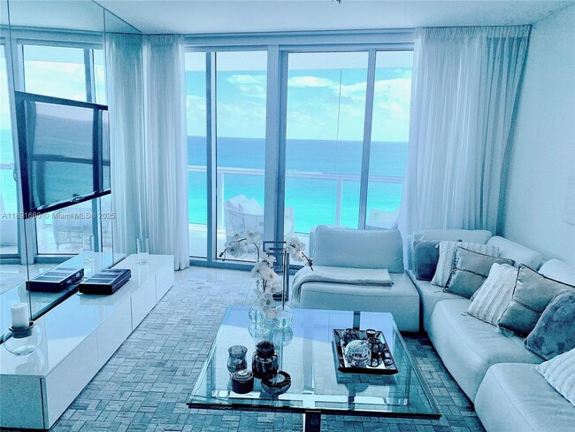 Building Photo - 17001 Collins Ave