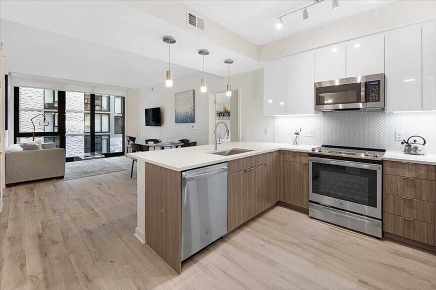 Building Photo - 1051 First St NE