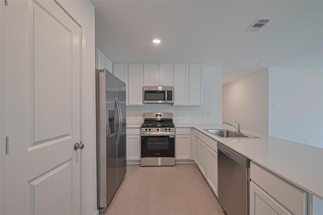 Building Photo - 28930 Rustic Windmill Wy