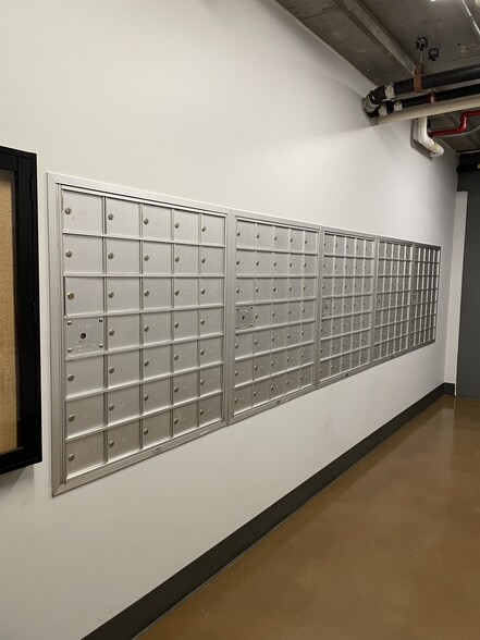 Mailbox - 645 W 9th St