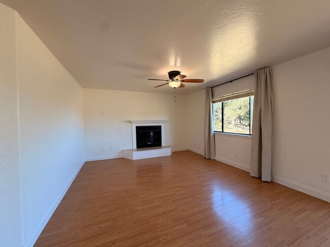 Building Photo - 17106 Shady Ln Dr