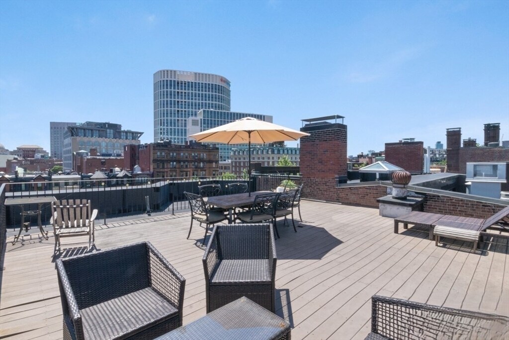 Building Photo - 345 Commonwealth Ave