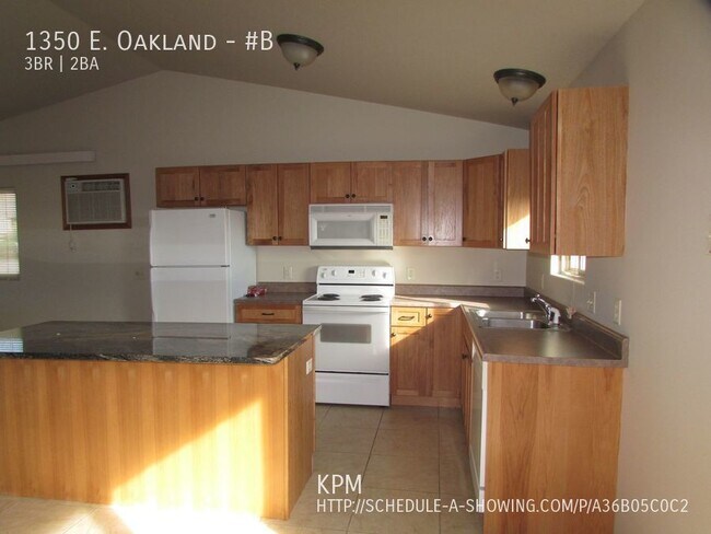 Building Photo - 1350 E. Oakland-#B