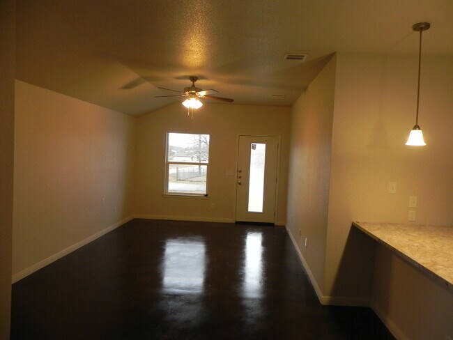 Building Photo - 1423 Natchez Trl.