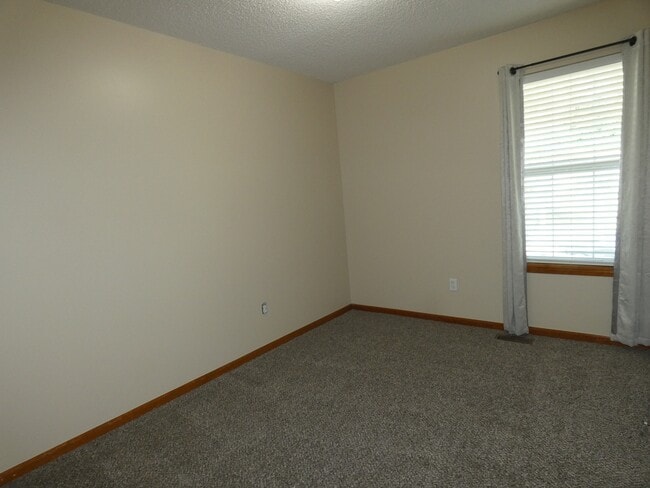 Building Photo - 405 Woodland Ave