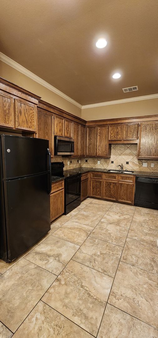 Building Photo - 3 Bed / 2 Bath Duplex - Bunny Trail Area - Text 201-231-7228