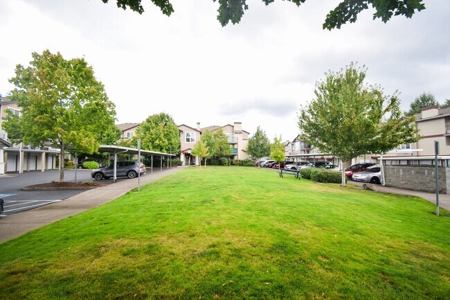 Building Photo - Beautiful 2 BR 2 BA Condo! Beautifully Updated! W/S/G is included.