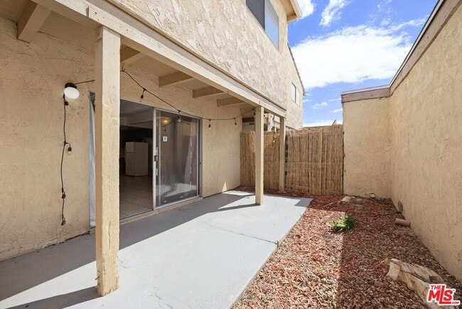 Building Photo - 43614 Stanridge Ave
