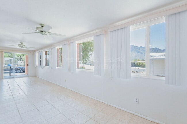 Building Photo - 10675 N Kilimanjaro Ave