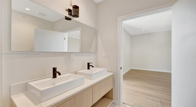 Building Photo - 2692 SW 25th Ave