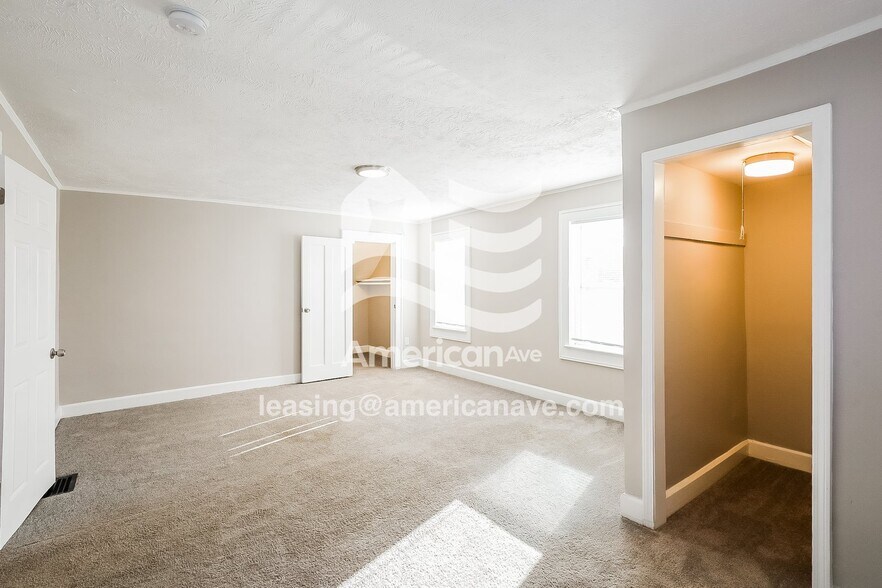 Building Photo - 644 E 34th St