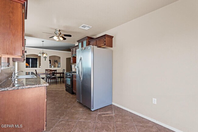 Building Photo - 14413 Desert Sage Dr