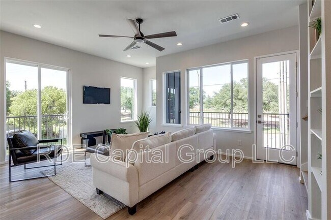 Building Photo - 3308 Birmingham Ave