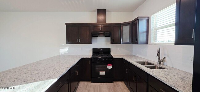 Building Photo - 4007 Tyler Ave