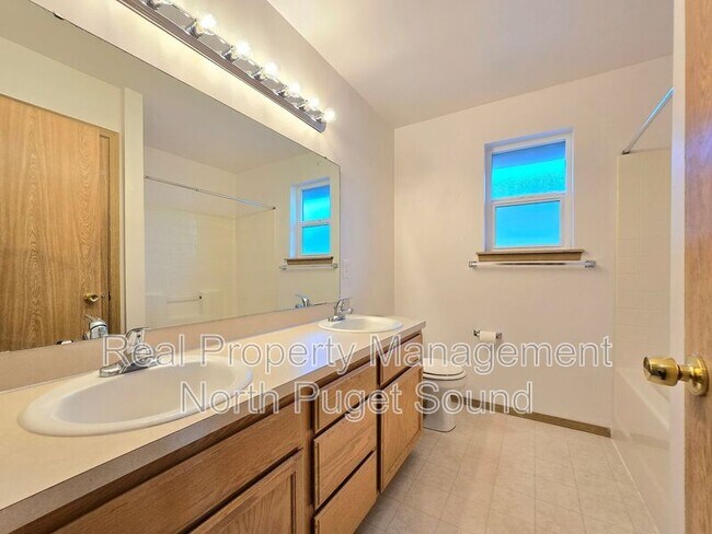 Building Photo - 5328 138th St NE