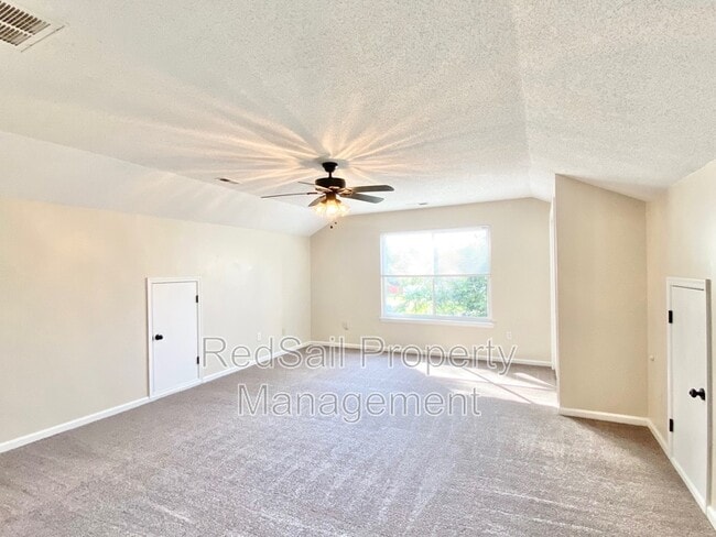 Building Photo - 1319 Pinecroft Ln