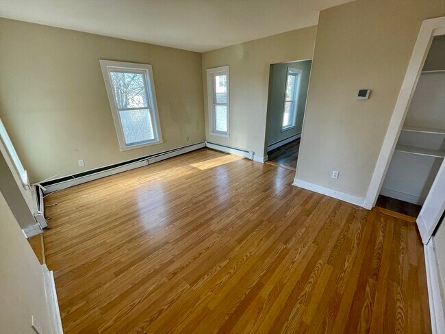 Building Photo - 29 Bicknell St