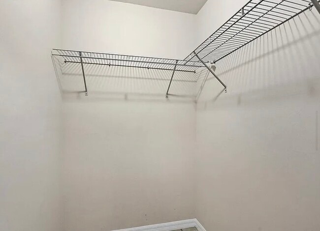 Building Photo - 116 SE 2nd Ave