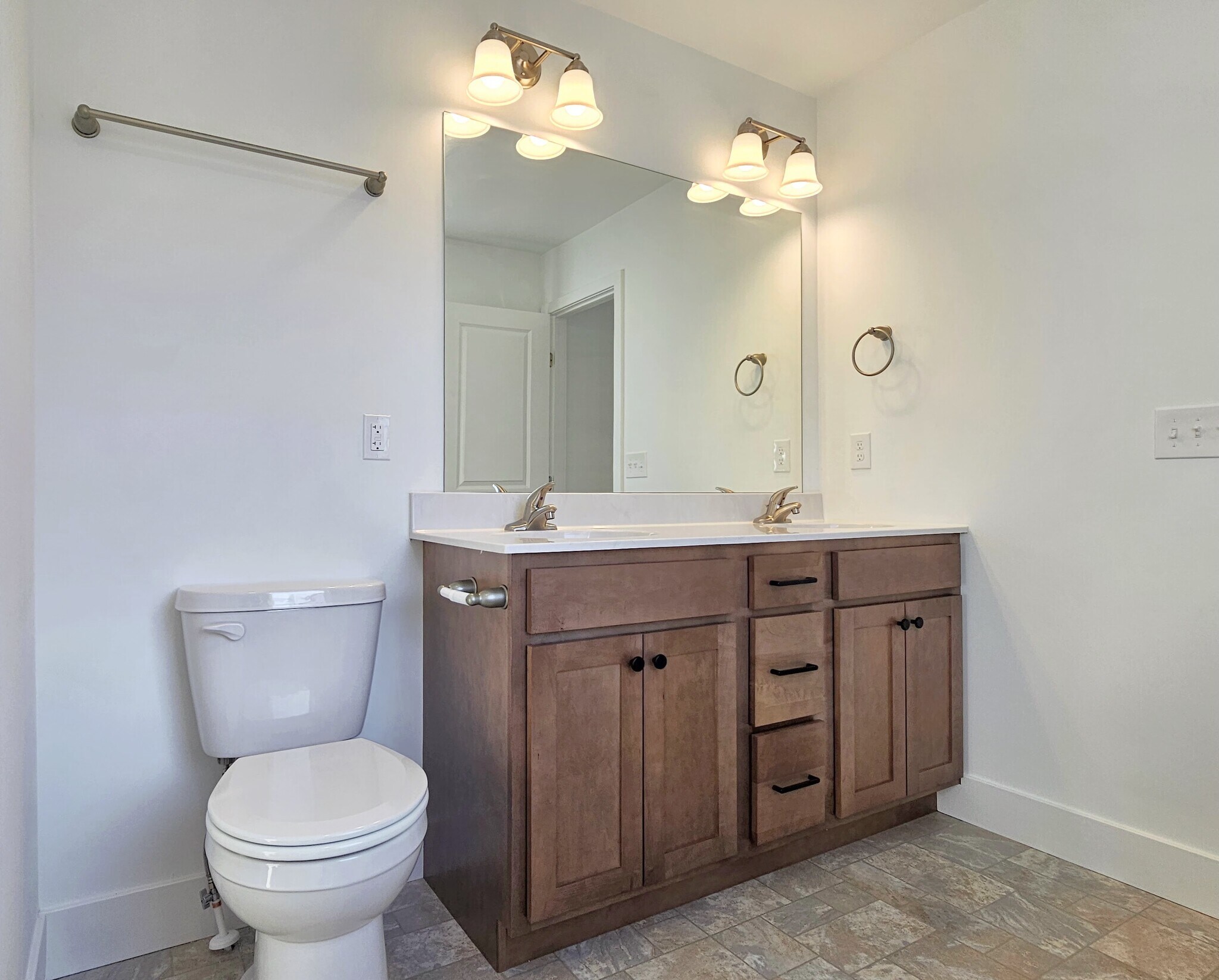 Building Photo - 394 Hensley St