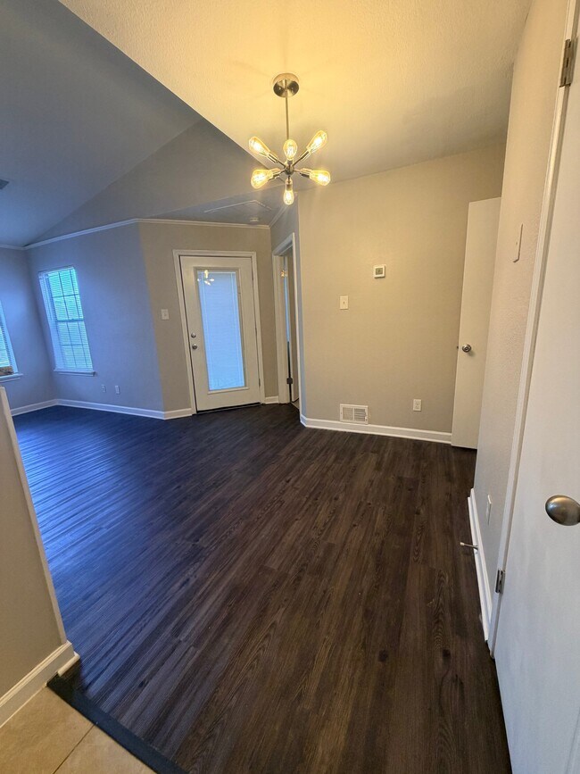Building Photo - 4803 Hamilton Wolfe