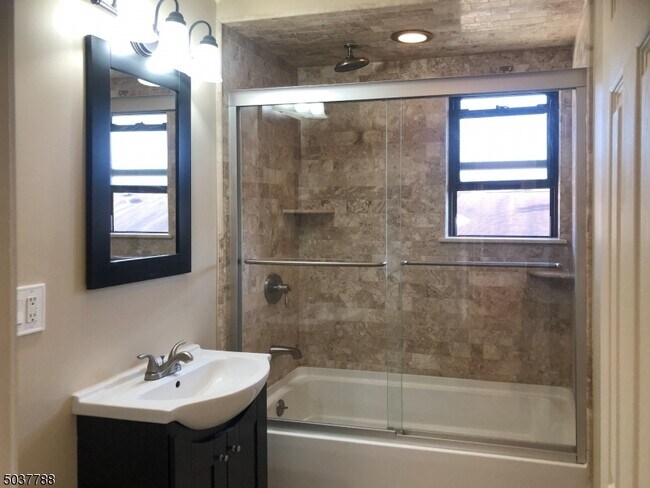 Building Photo - 401 Hwy 22 B31 U7