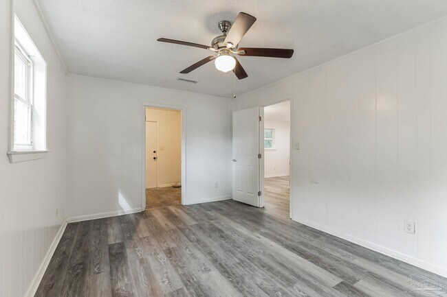 Building Photo - 851 Barksdale St