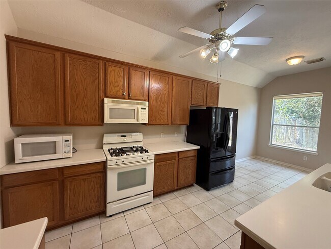 Building Photo - 5126 Winterwood Dr