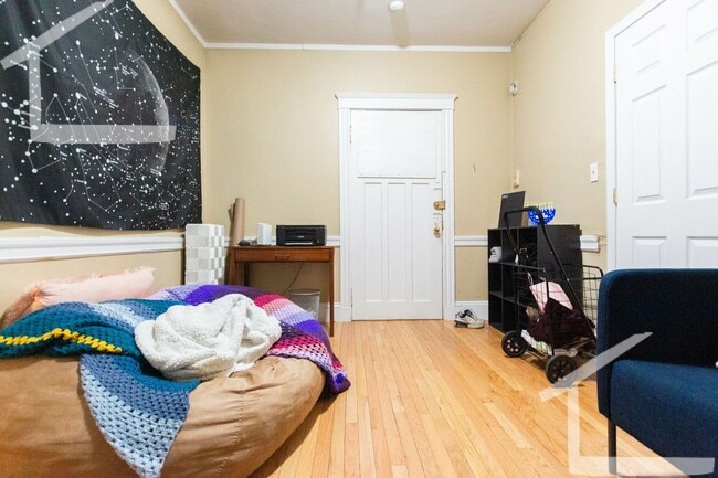 Building Photo - 4 bed Right in the heart of BU....