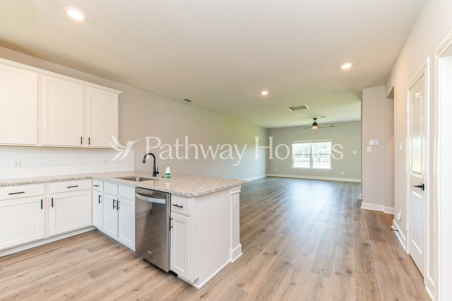 Building Photo - 619 Brookside Dr