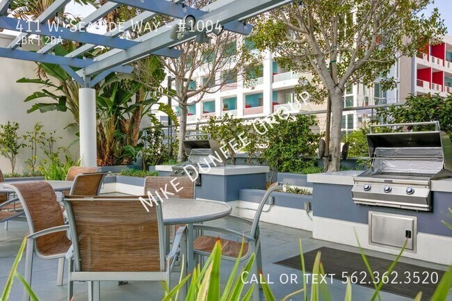 Building Photo - 411 W Seaside Way