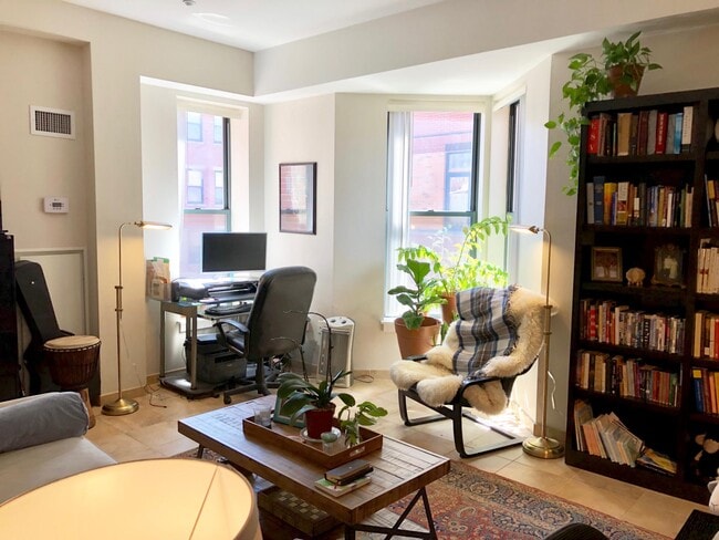 Building Photo - 33 Fay St