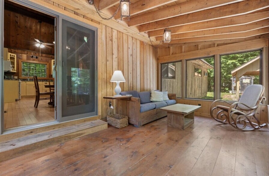 Building Photo - 46 Christmas Tree Ln