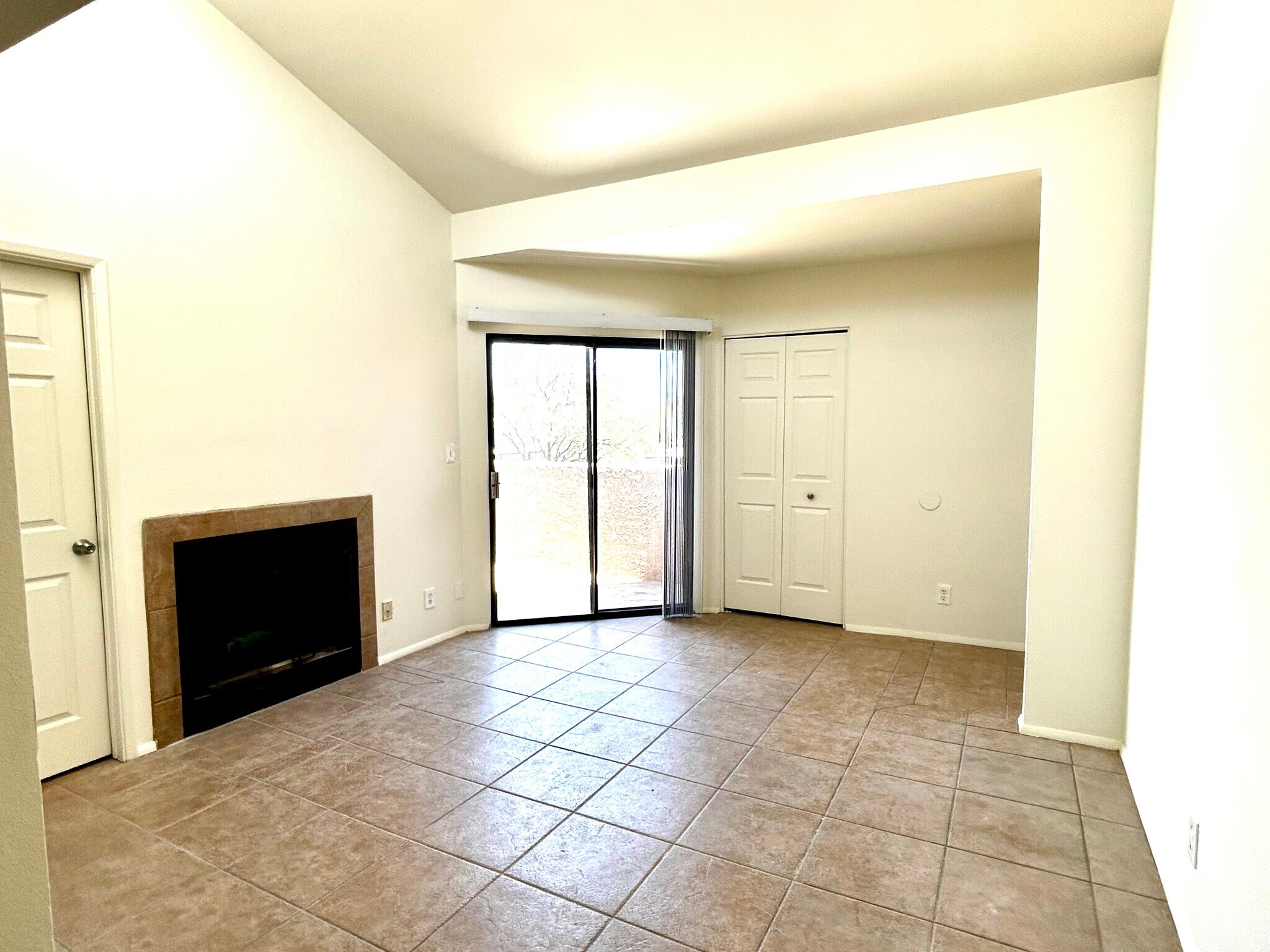 Building Photo - 1745 E Glenn St