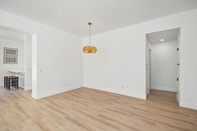 Building Photo - 31 Oak Knolls