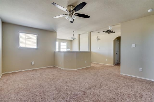Building Photo - 301 Plum Dr