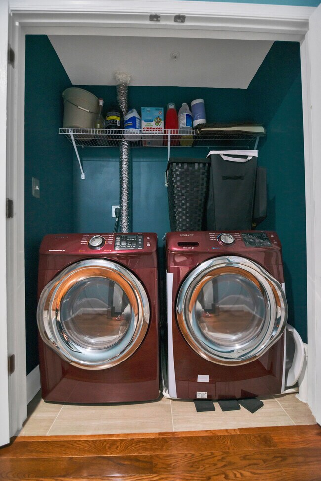 Building Photo - 5213 D St SE